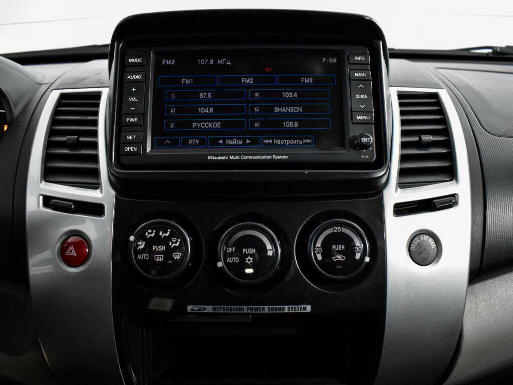 Mitsubishi Pajero Sport, 2010 Фото №17