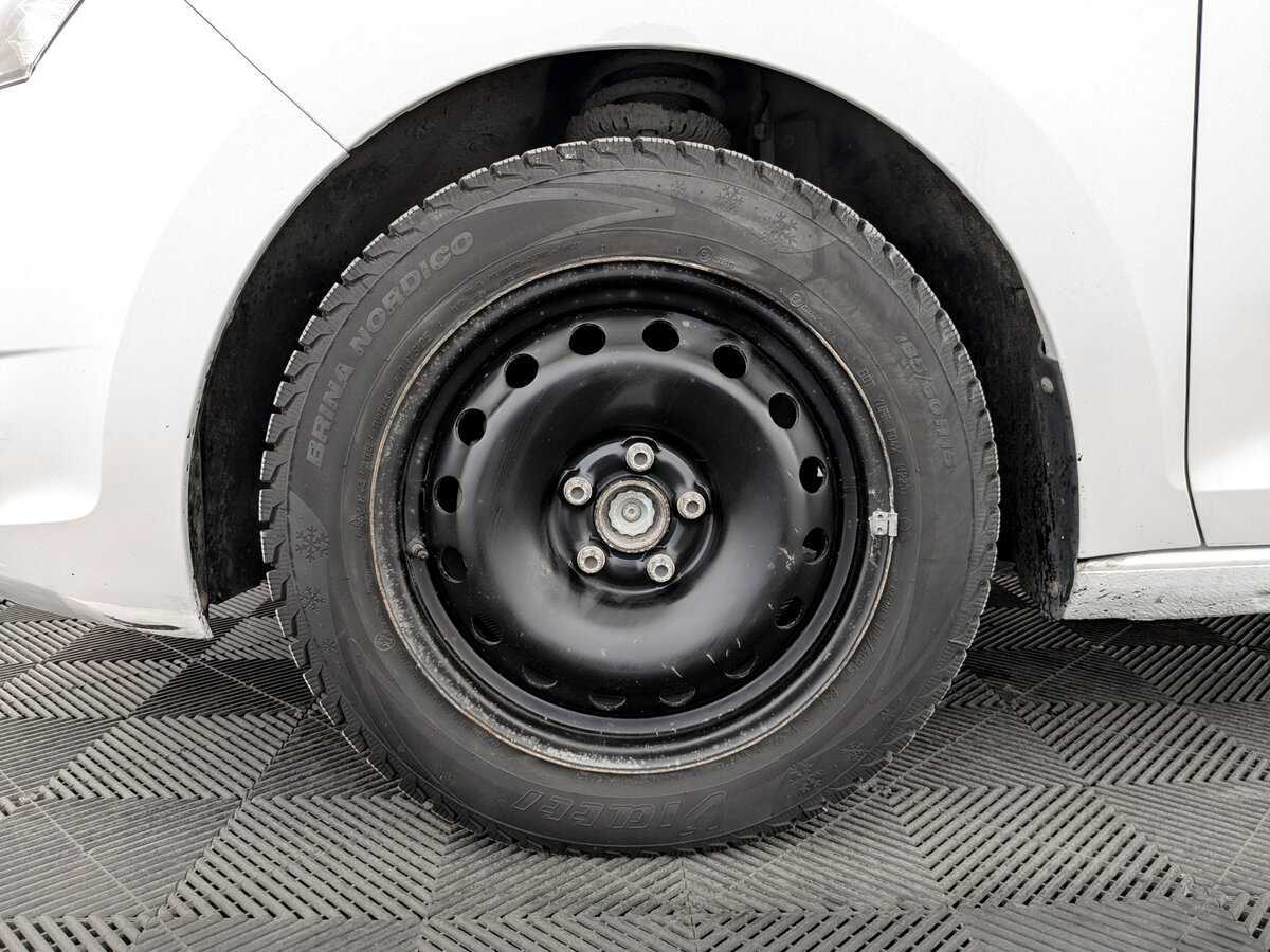 Skoda Rapid, 2017 Фото №18