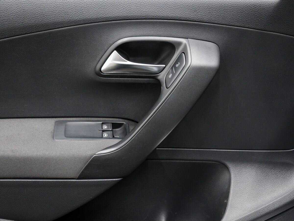 Volkswagen Polo, 2011 Фото №15