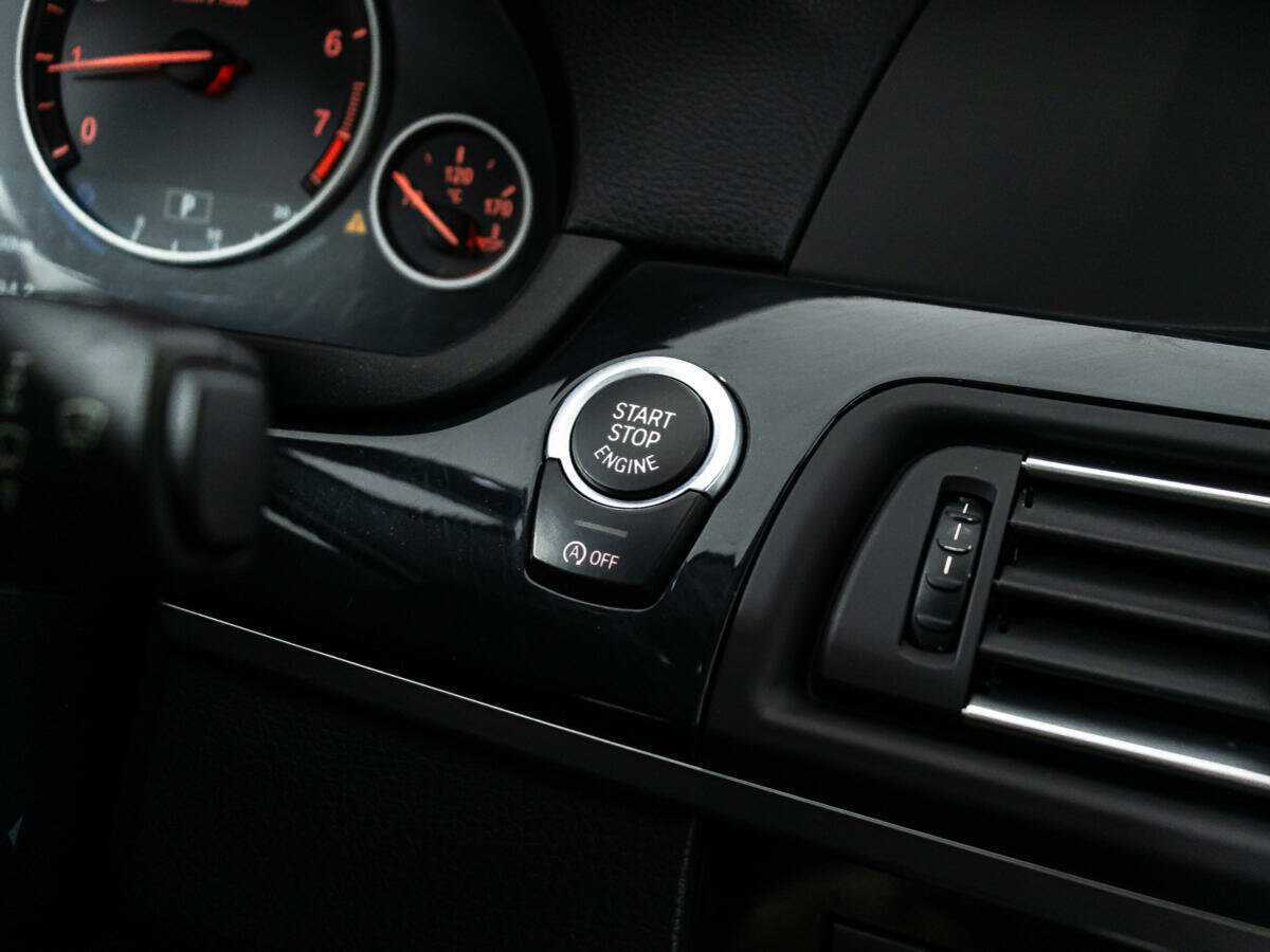 BMW 5 серии 520i, 2012 Фото №21