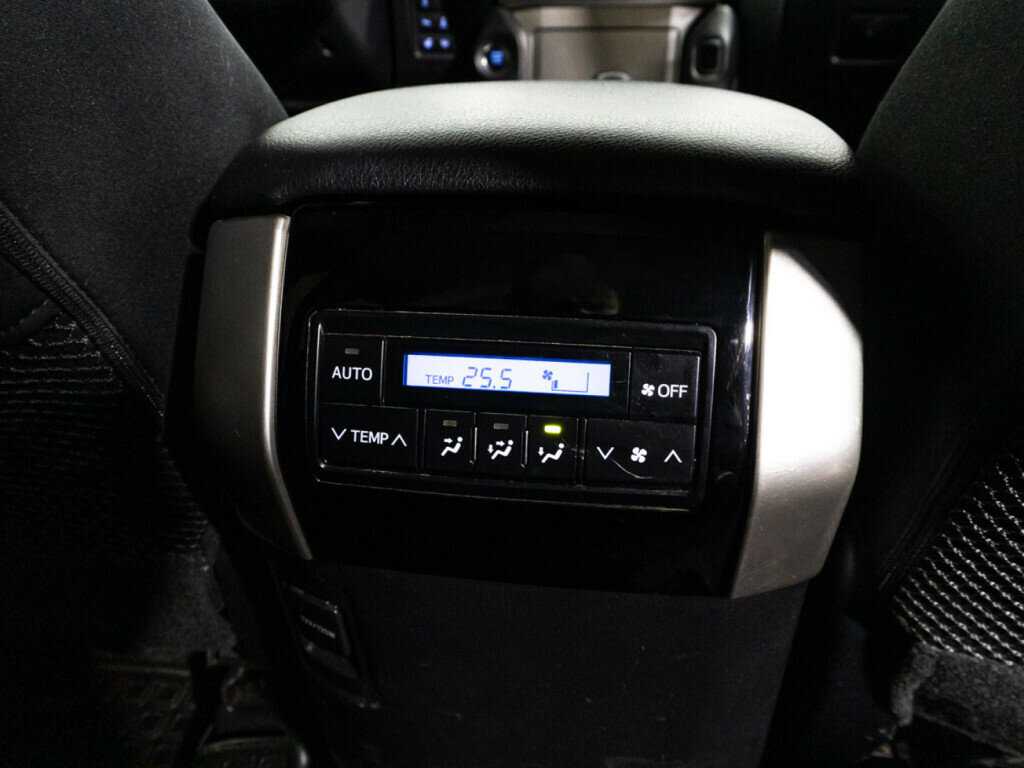 Toyota Land Cruiser Prado, 2021 Фото №21