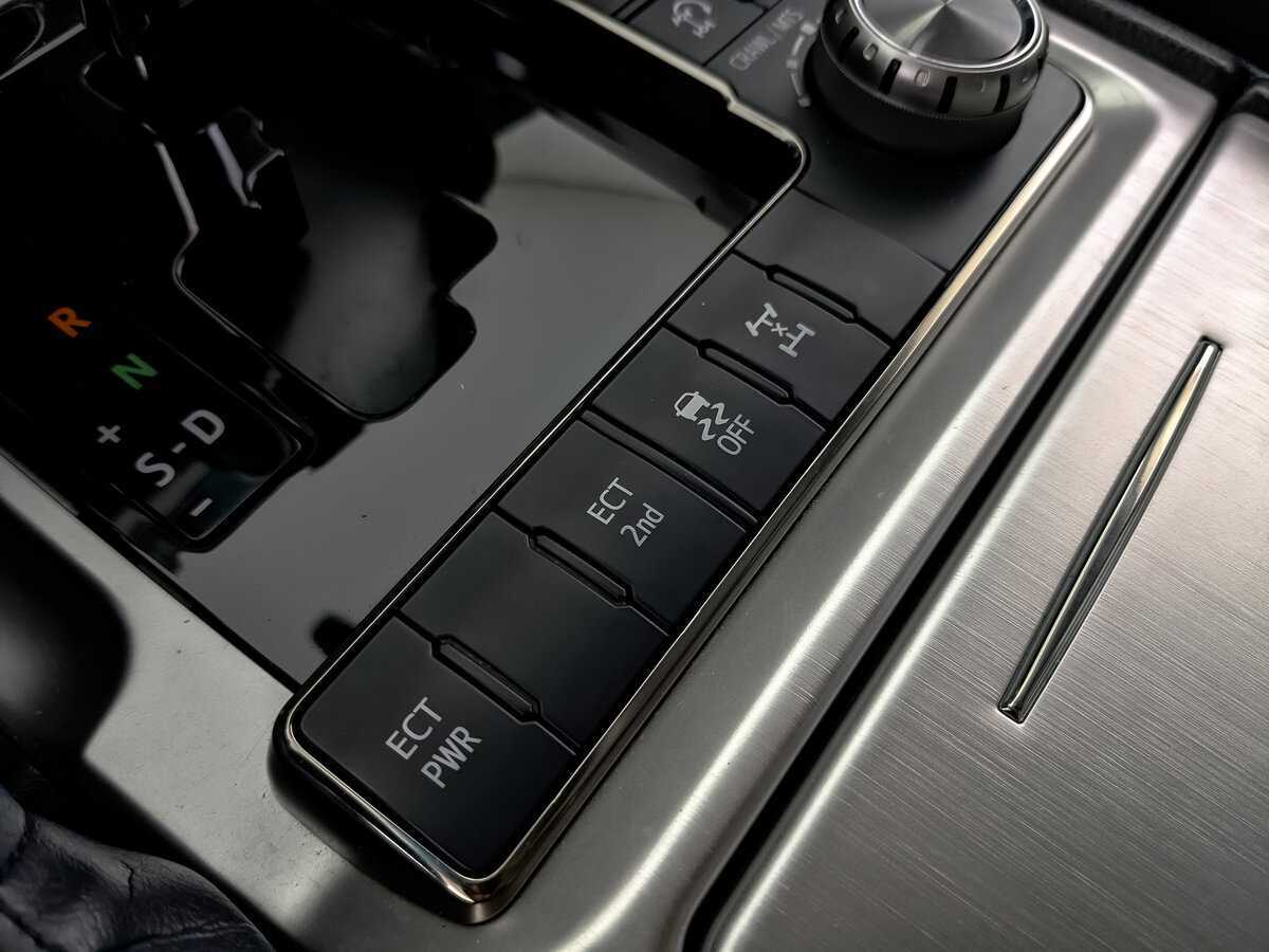 Toyota Land Cruiser, 2020 Фото №25