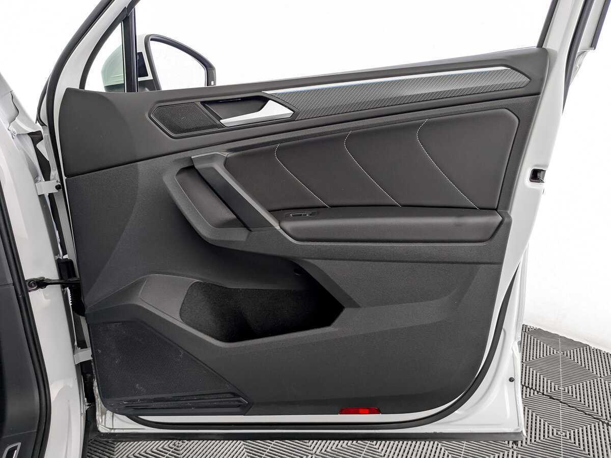 Volkswagen Tiguan, 2021 Фото №23