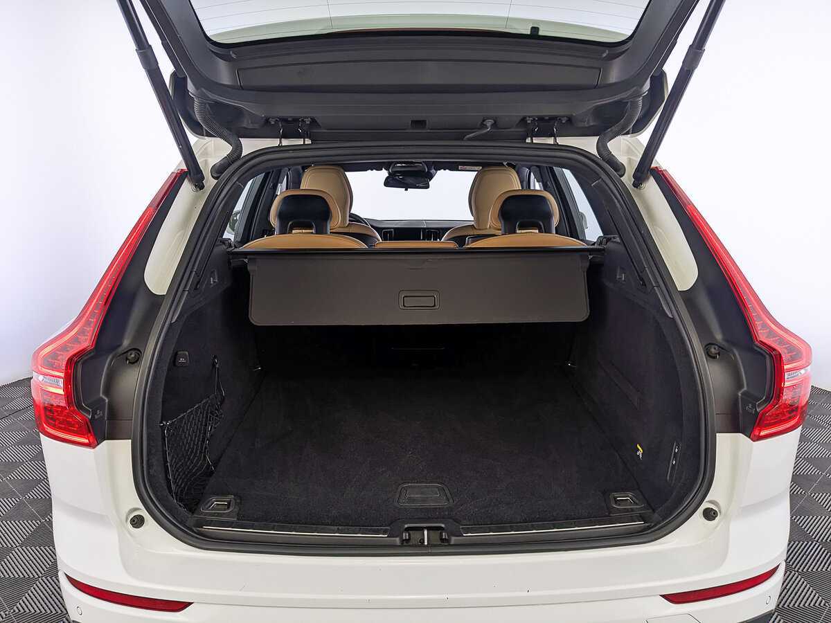 Volvo XC60, 2019 Фото №10