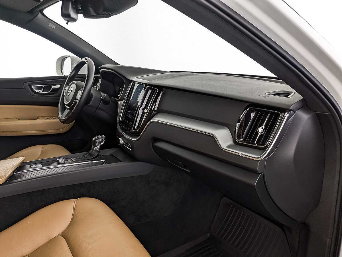 Volvo XC60, 2019 Фото №13