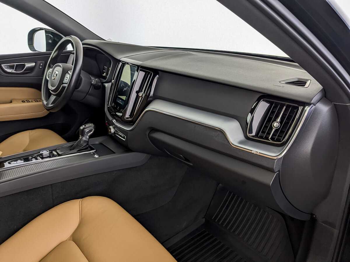 Volvo XC60, 2018 Фото №11