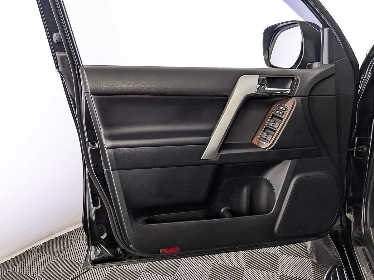 Toyota Land Cruiser Prado, 2017 Фото №19