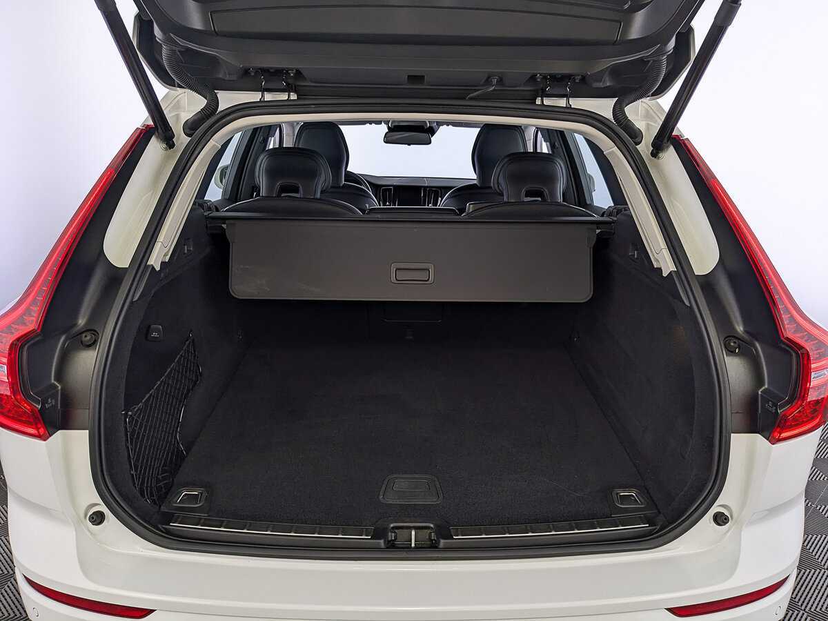 Volvo XC60, 2019 Фото №10