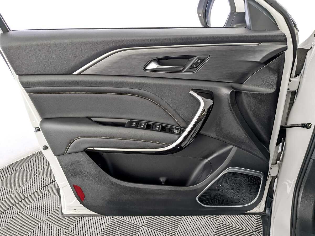 FAW Bestune T77, 2021 Фото №17