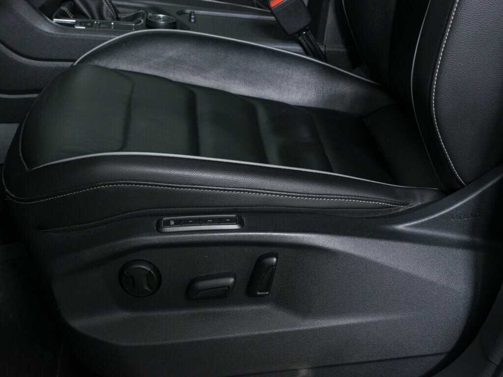 Volkswagen Tiguan, 2021 Фото №14
