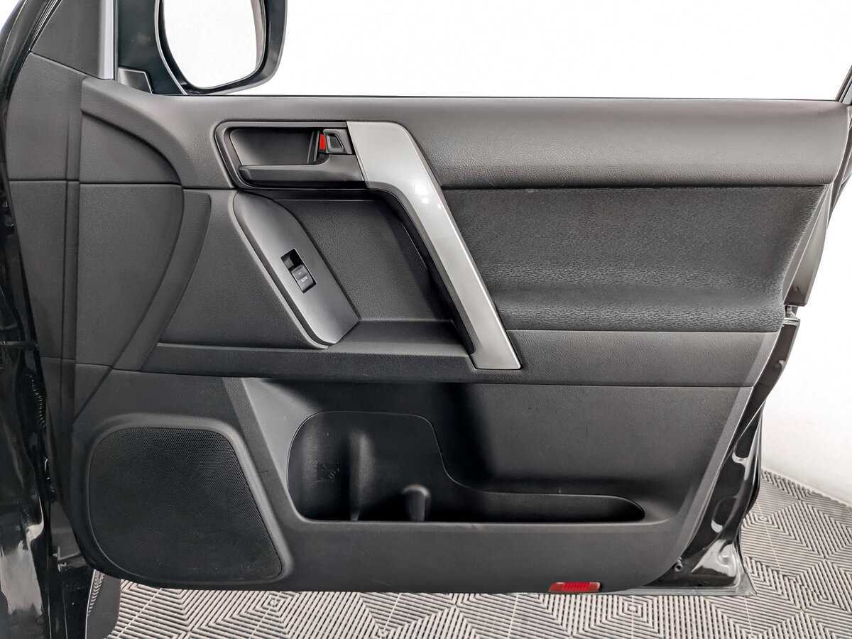 Toyota Land Cruiser Prado, 2021 Фото №23