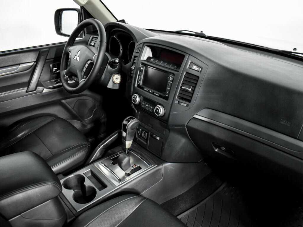 Mitsubishi Pajero, 2013 Фото №15