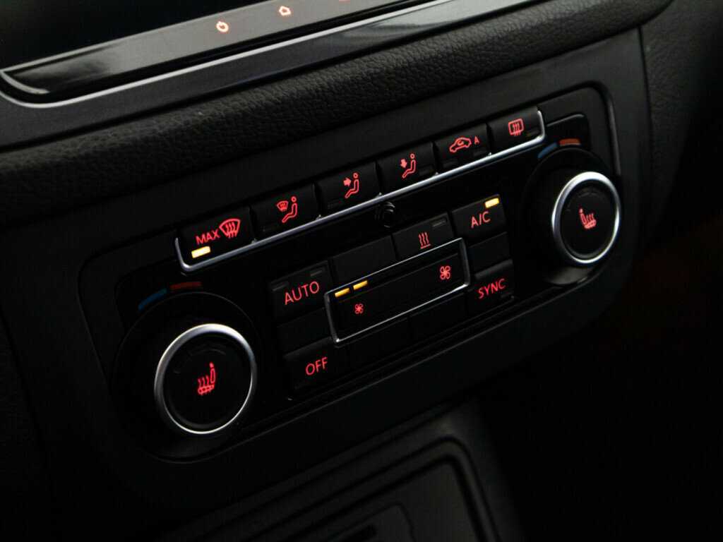 Volkswagen Tiguan, 2012 Фото №18