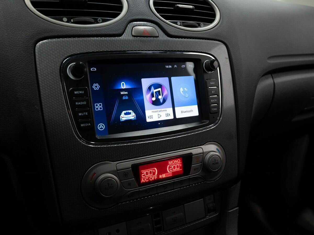 Ford Focus, 2010 Фото №17