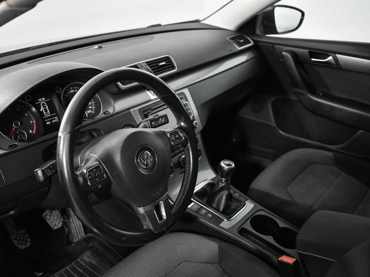 Volkswagen Passat, 2011 - 231 000 км. | Фото №8