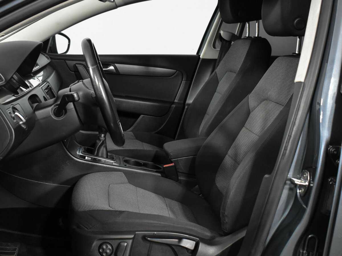 Volkswagen Passat, 2011 Фото №11