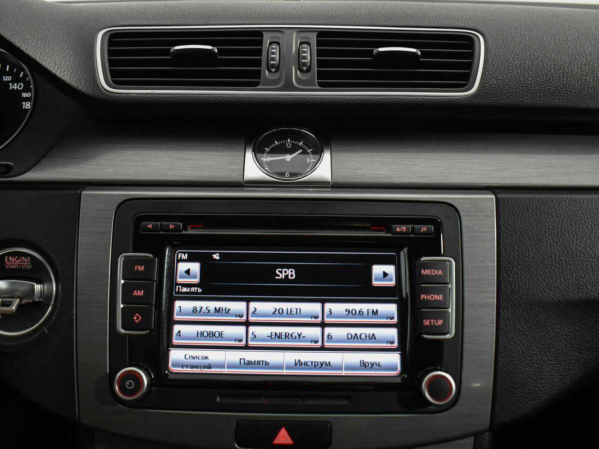 Volkswagen Passat, 2011 Фото №17