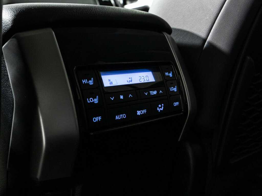 Toyota Land Cruiser Prado, 2018 Фото №23