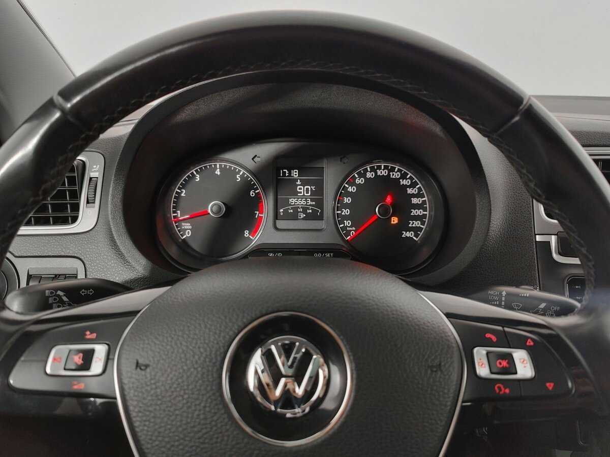 Volkswagen Polo, 2016 Фото №16