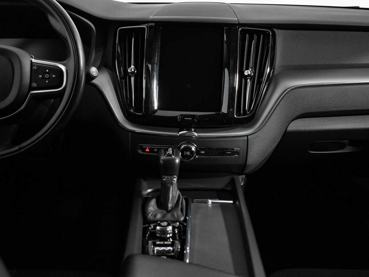 Volvo XC60, 2020 Фото №16