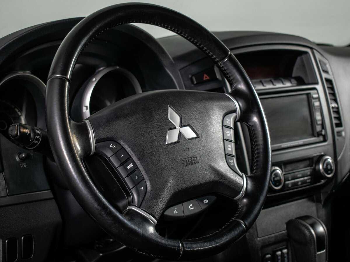 Mitsubishi Pajero, 2011 Фото №15