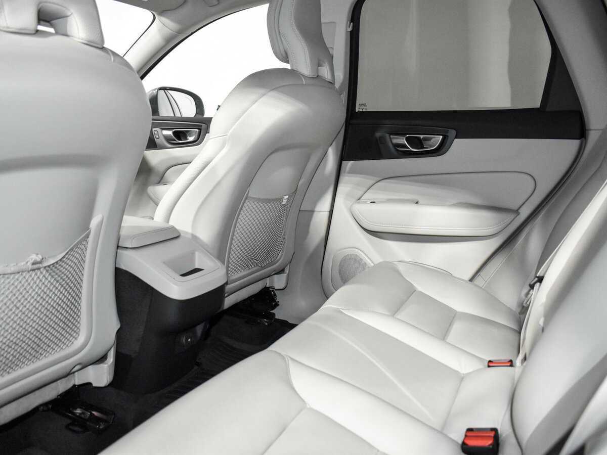 Volvo XC60, 2021 Фото №11