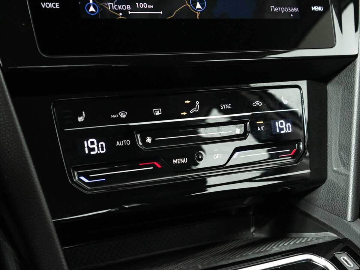 Volkswagen Passat, 2020 Фото №20