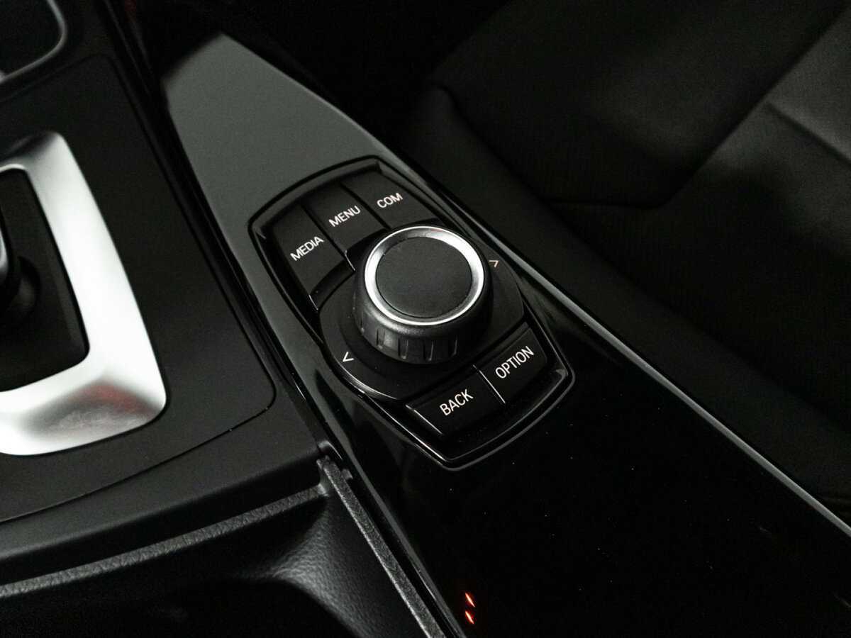 BMW 3 серии 320i xDrive, 2018 Фото №17