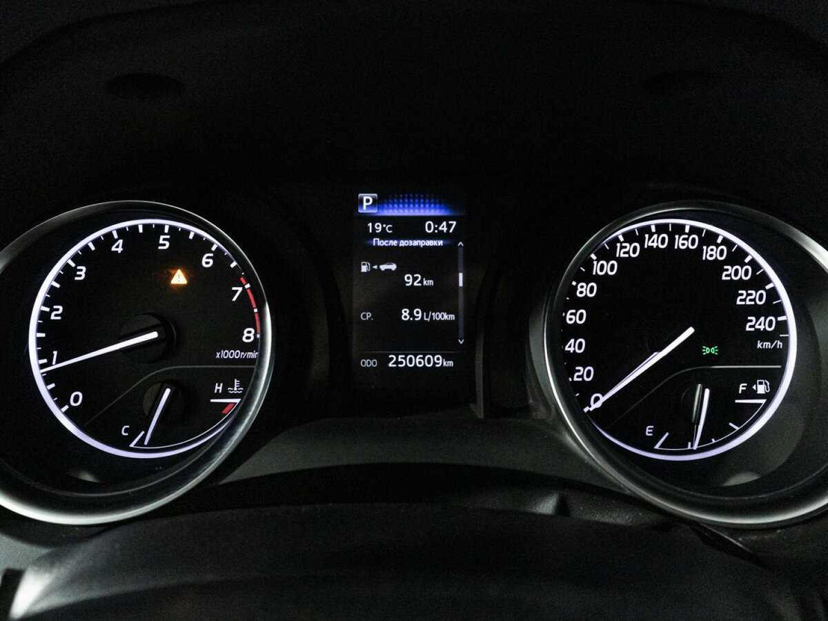 Toyota Camry, 2021 Фото №12