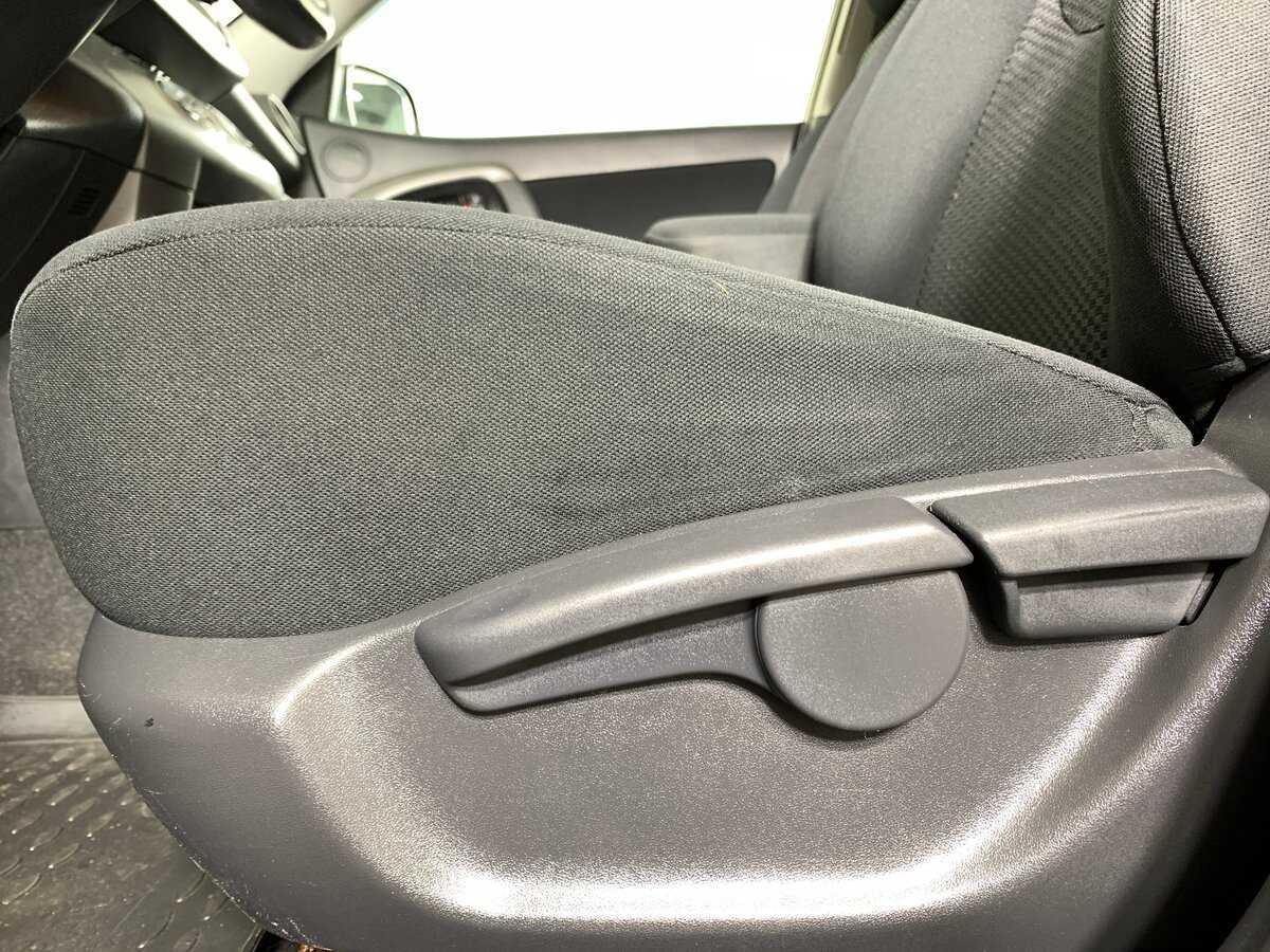 Toyota RAV4, 2011 Фото №17