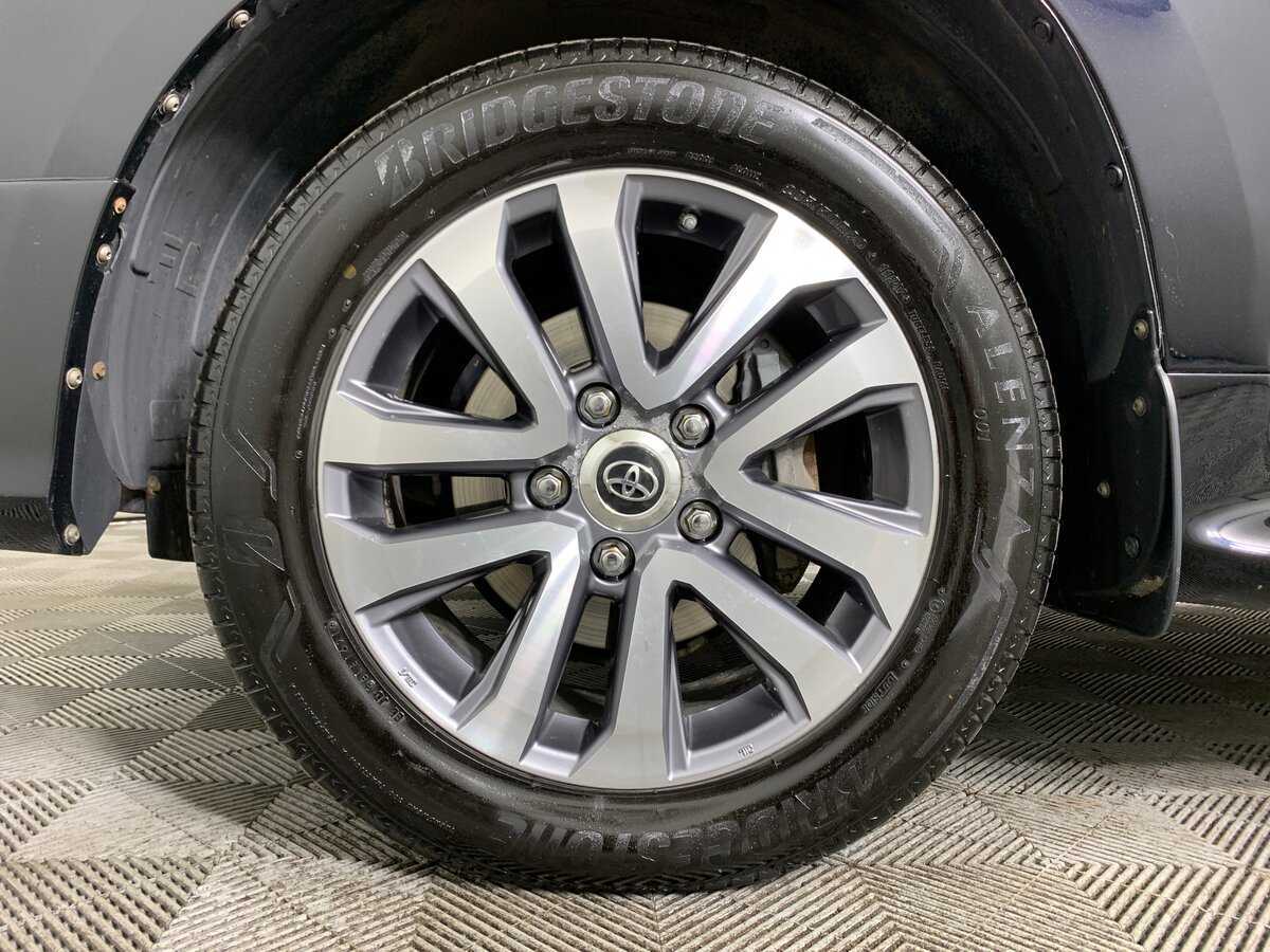 Toyota Land Cruiser, 2018 Фото №9