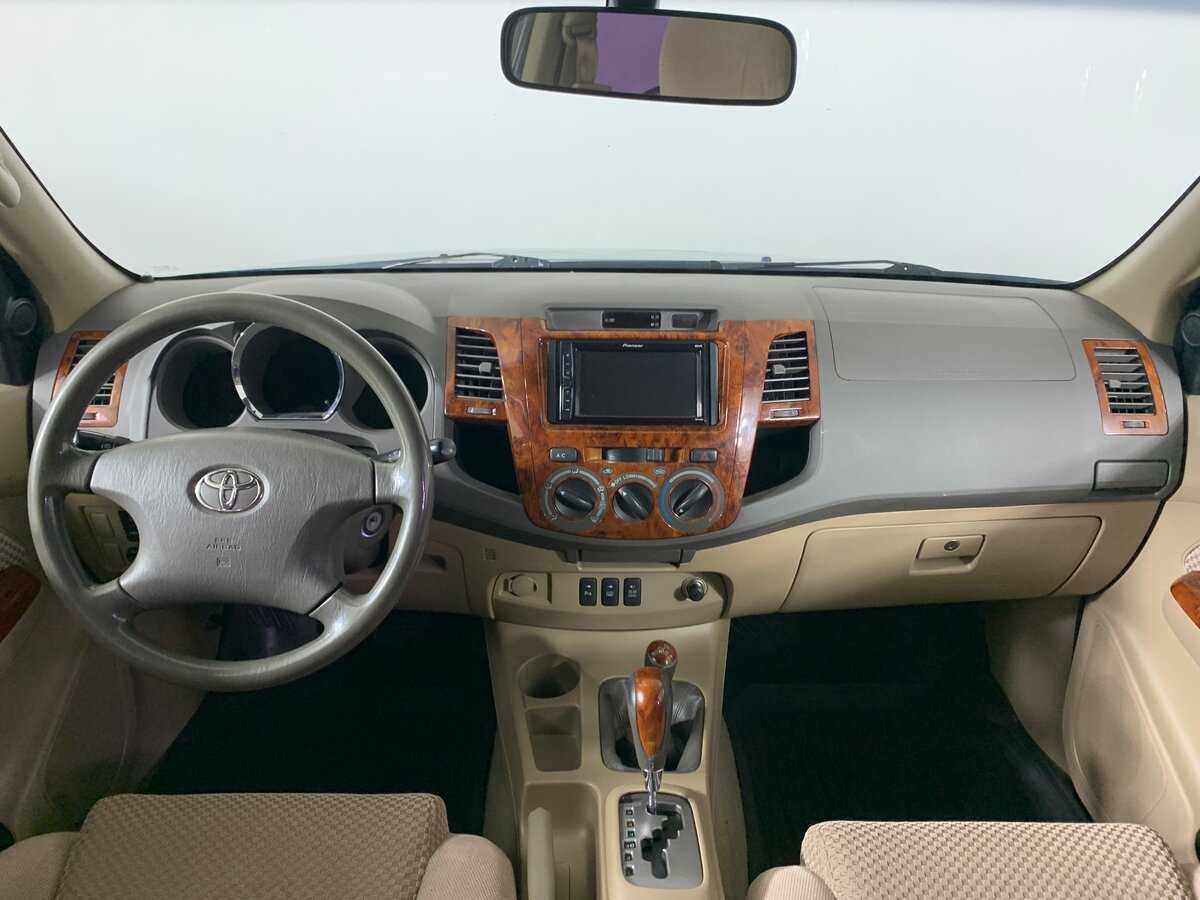 Toyota Fortuner, 2011 Фото №10