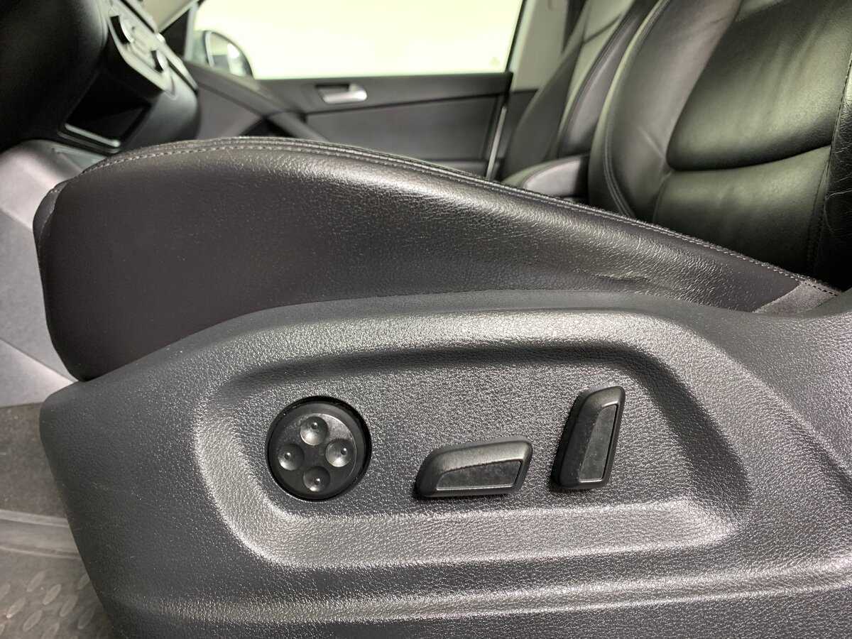 Volkswagen Tiguan, 2011 Фото №17