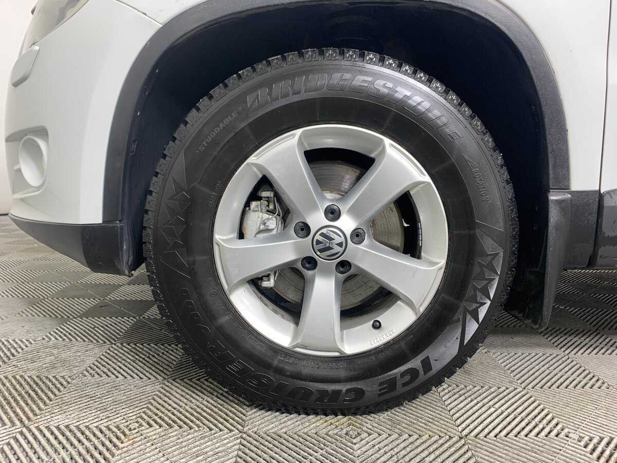 Volkswagen Tiguan, 2010 Фото №9