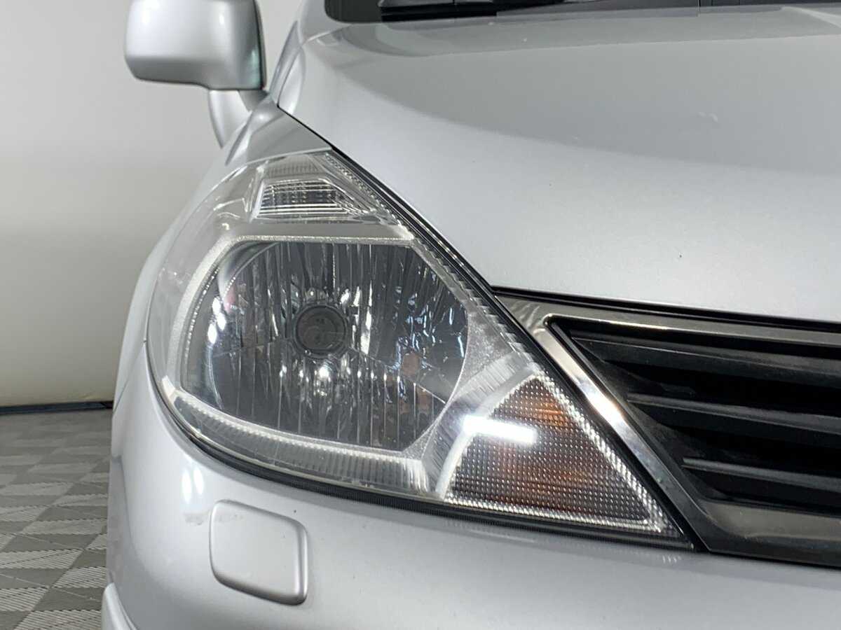 Nissan Tiida, 2011 Фото №10