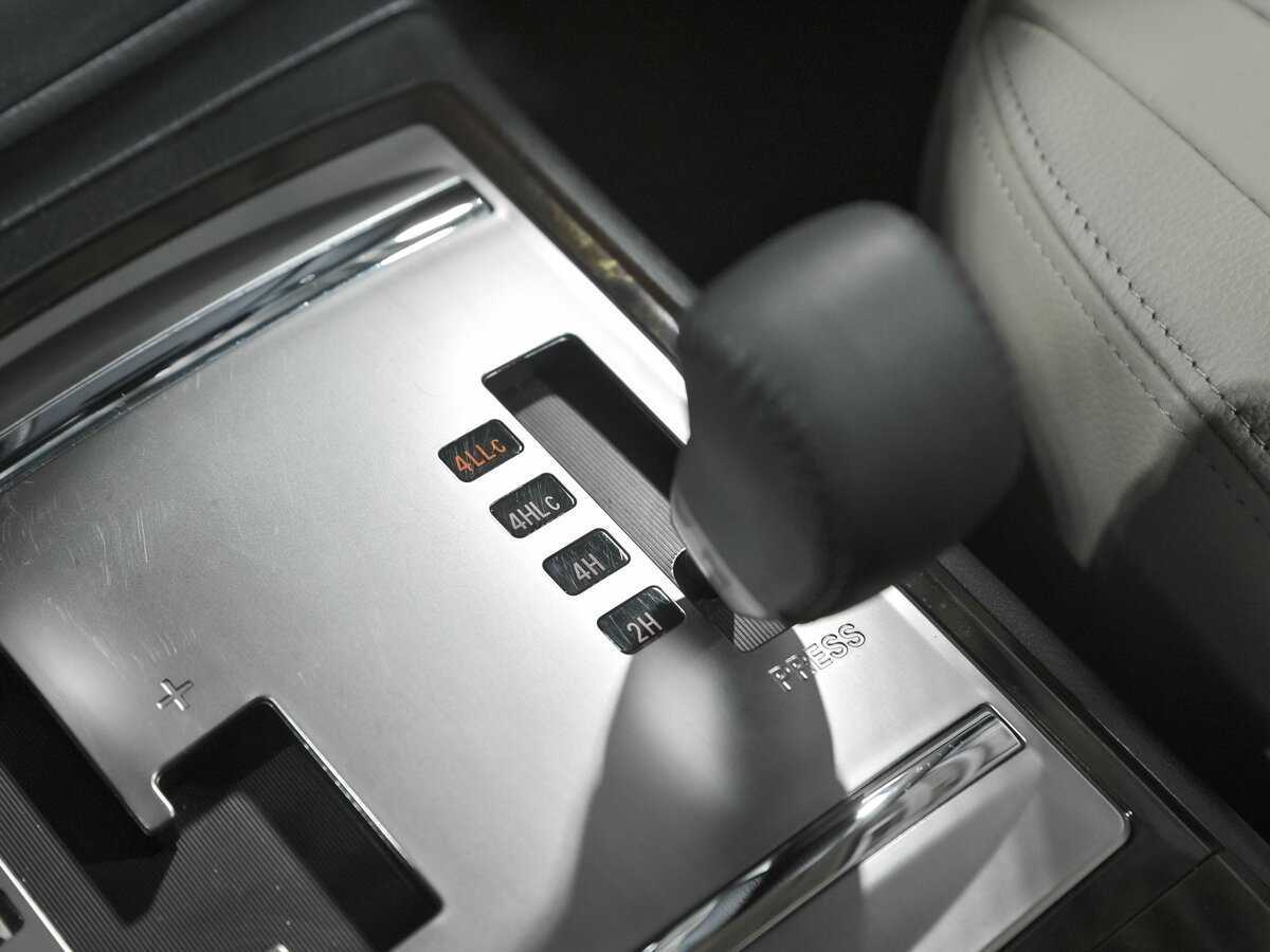 Mitsubishi Pajero, 2019 Фото №12