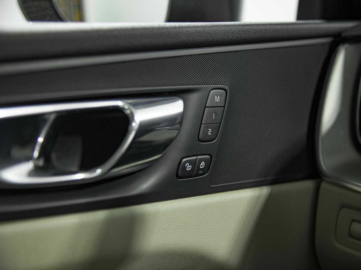 Volvo XC60, 2017 Фото №16