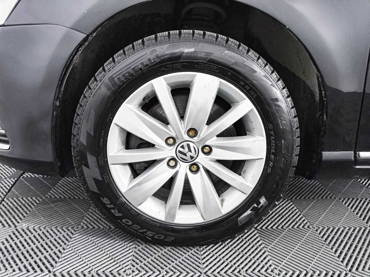 Volkswagen Passat, 2011 Фото №16