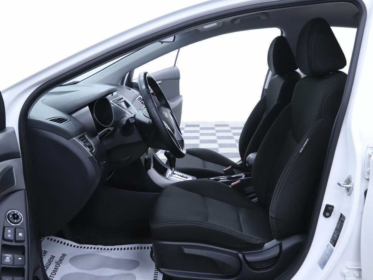 Hyundai Elantra, 2011 Фото №6