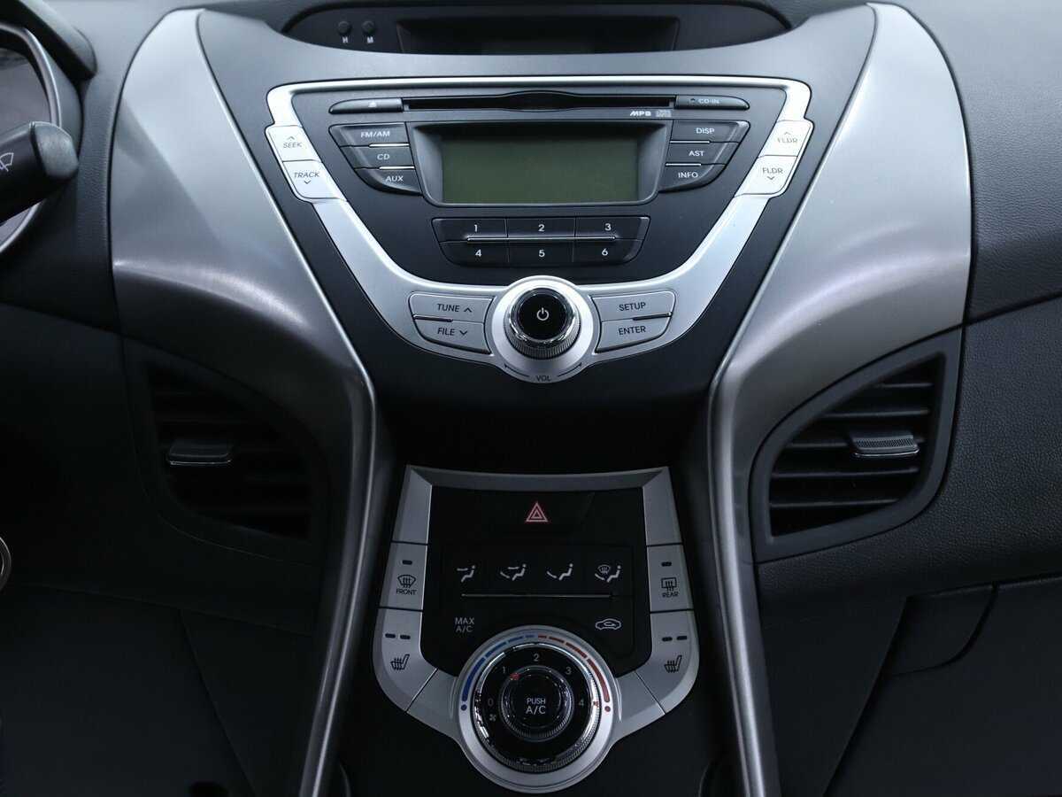 Hyundai Elantra, 2011 Фото №9