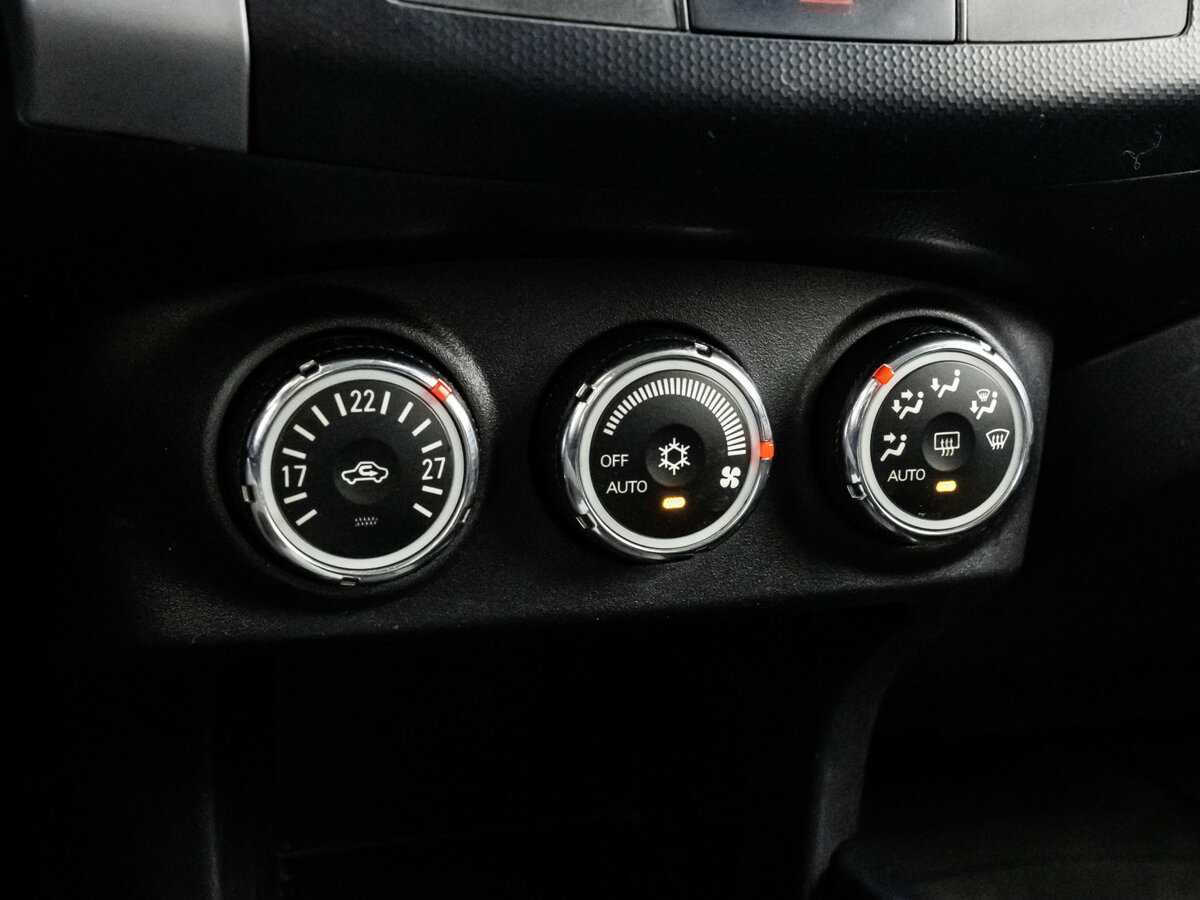 Mitsubishi Outlander, 2010 Фото №11