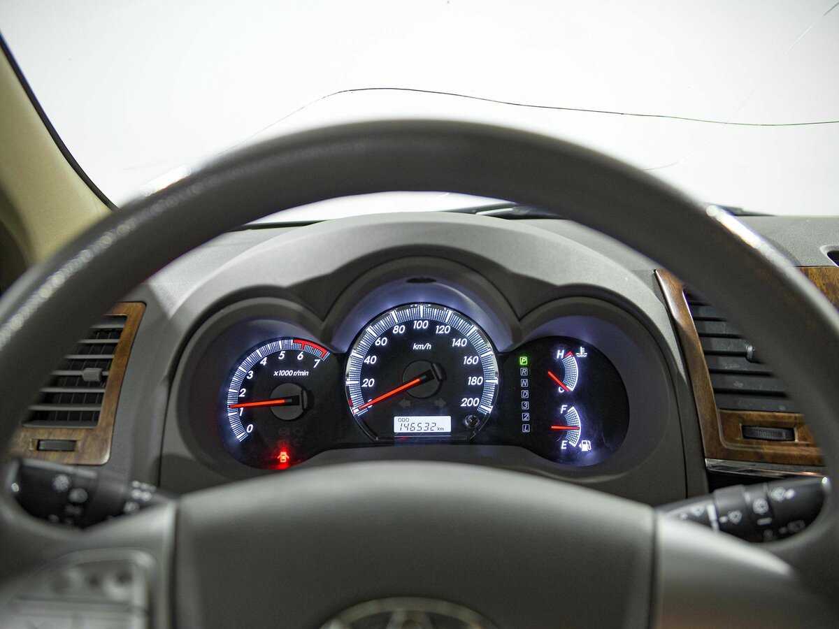 Toyota Fortuner, 2012 - 146 500 км. | Фото №7