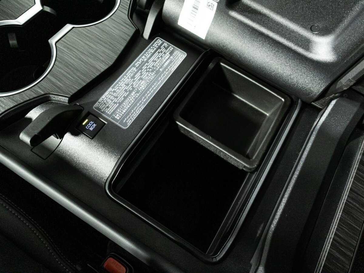 Toyota Land Cruiser, 2021 Фото №31