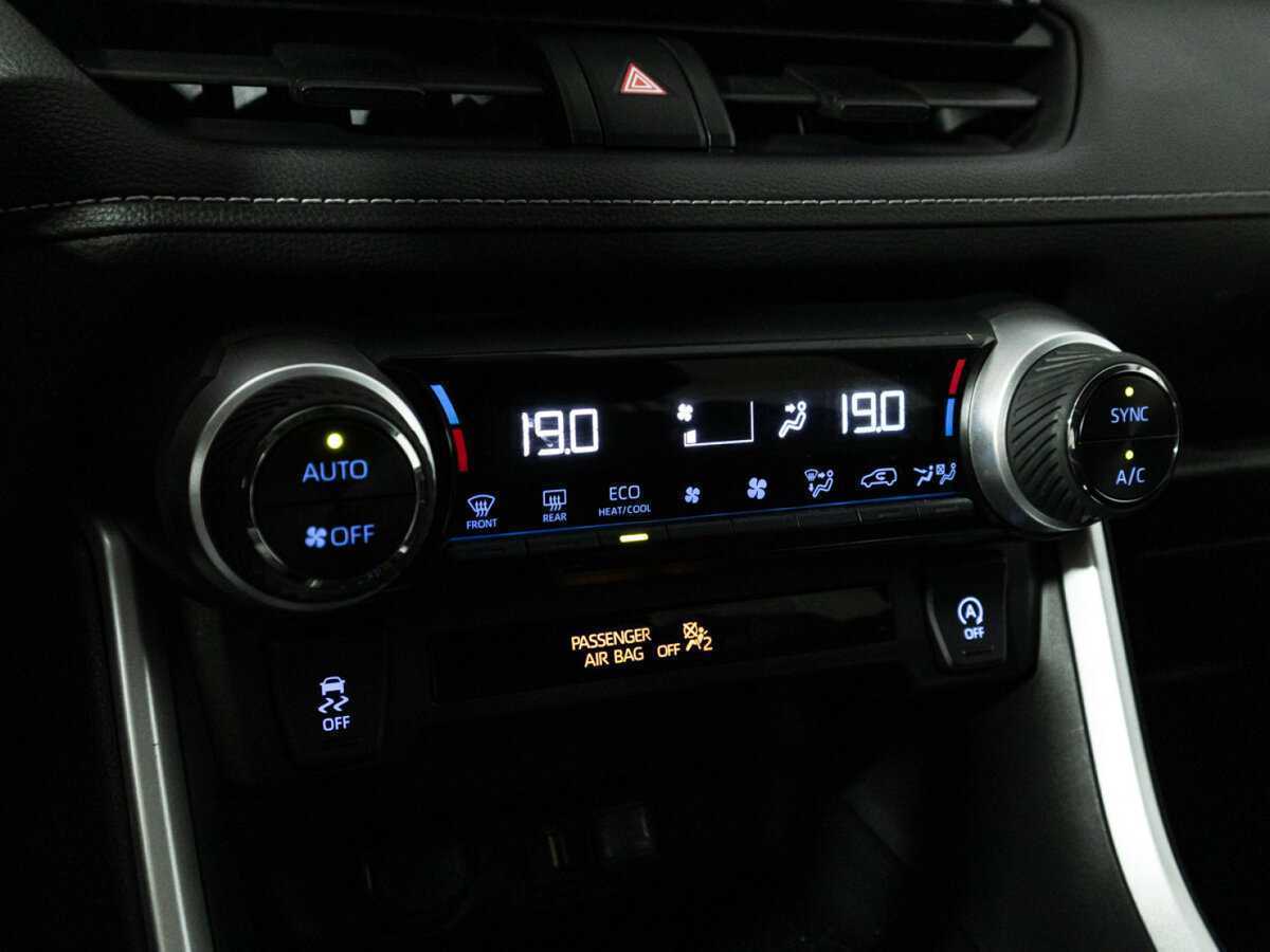 Toyota RAV4, 2021 Фото №17