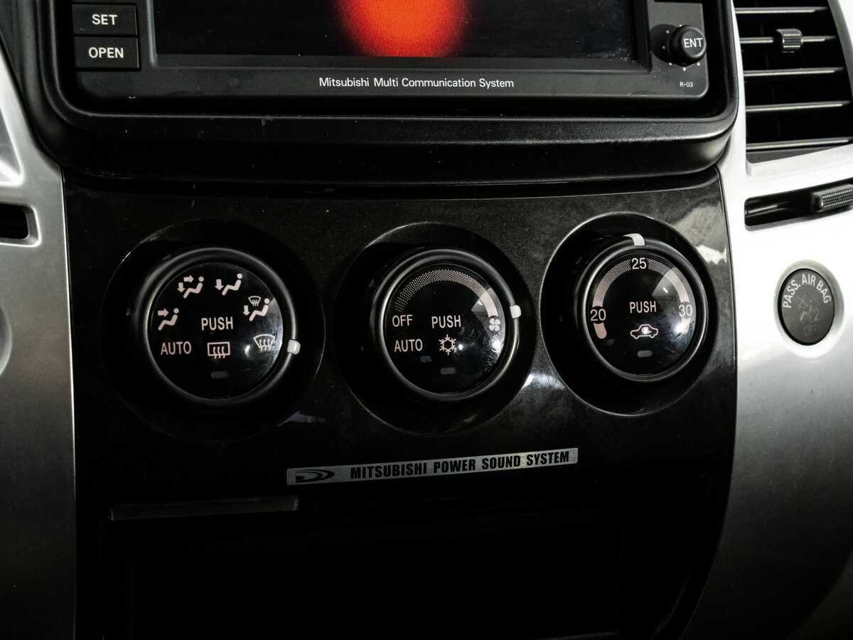 Mitsubishi Pajero Sport, 2010 Фото №10