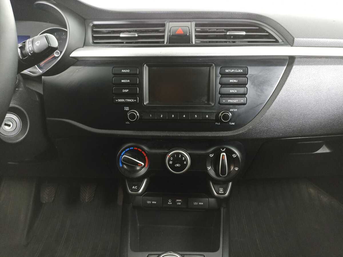 Kia Rio, 2017 Фото №15