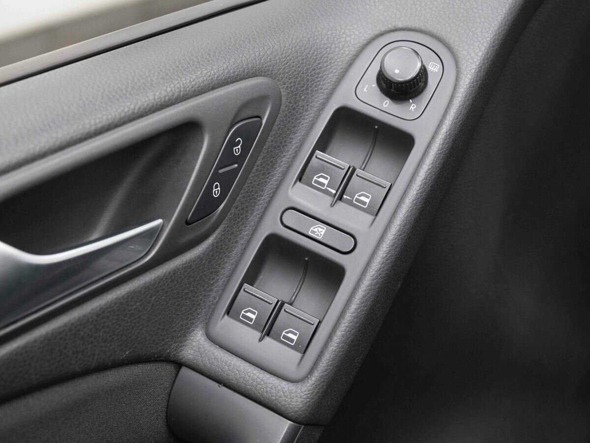 Volkswagen Golf, 2009 Фото №17