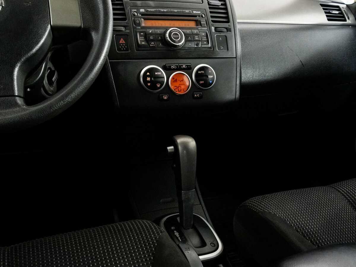 Nissan Tiida, 2011 Фото №13