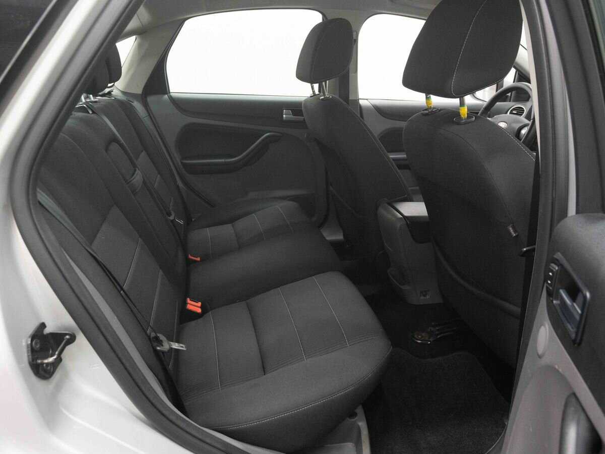 Ford Focus, 2010 Фото №11