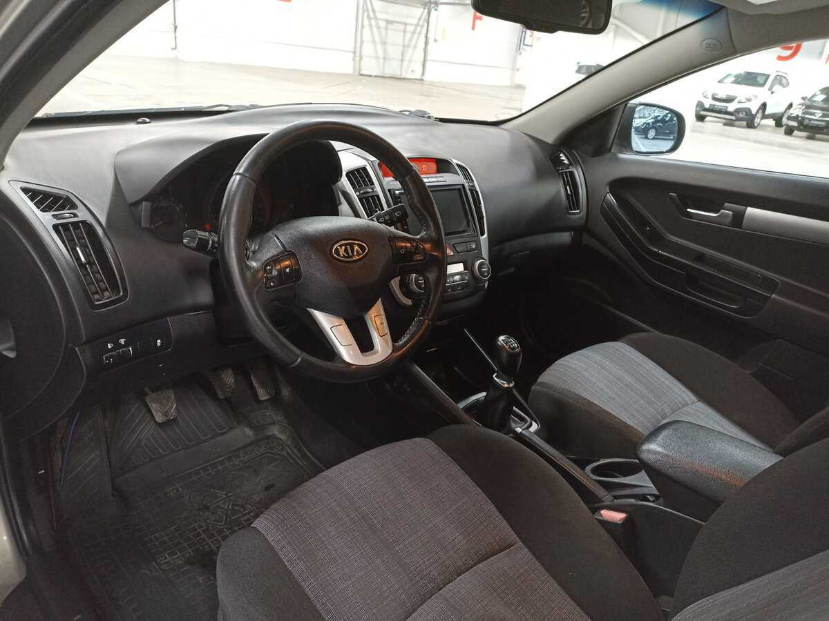 Kia Ceed, 2011 Фото №16